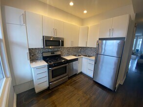 1646 W Olive Ave, Unit 1 in Chicago, IL - Building Photo - Building Photo