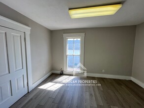 925 Broad St, Unit .5 in New Castle, IN - Building Photo - Building Photo