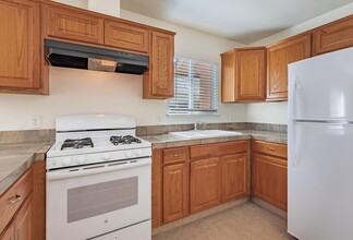 940 Sterling Ave in Sanger, CA - Building Photo - Building Photo