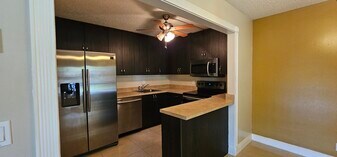 4689 Sable Pine Cir in West Palm Beach, FL - Building Photo