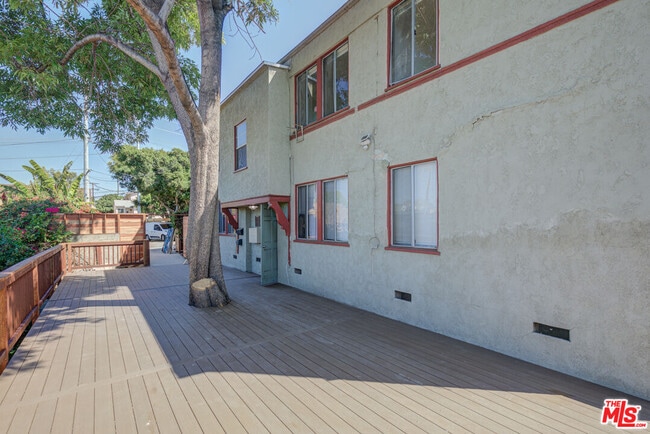 2710 Bellevue Ave in Los Angeles, CA - Building Photo - Building Photo