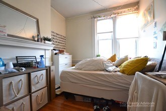 60 Egmont St, Unit 3 in Brookline, MA - Foto de edificio - Building Photo