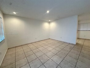 2290 E 6th Ave in Hialeah, FL - Building Photo - Building Photo