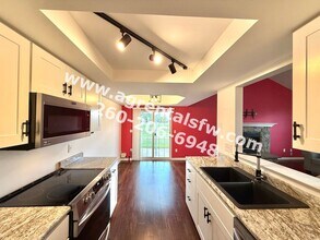 5720 Thornbriar Ln in Fort Wayne, IN - Building Photo - Building Photo