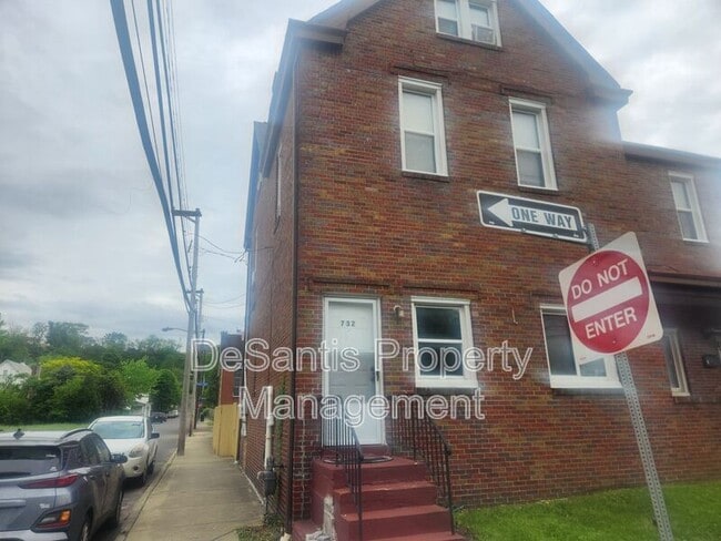 property at 732 Idlewood Ave