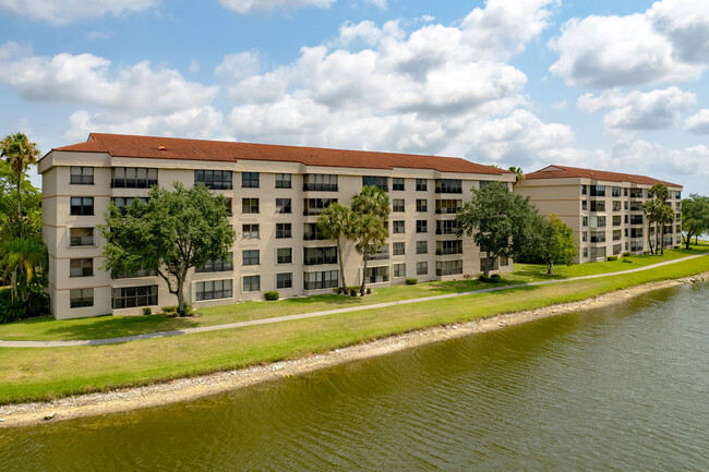 Applewood Village II in Coconut Creek, FL - Building Photo - Building Photo