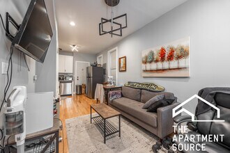 1624 W Beach Ave, Unit BF in Chicago, IL - Building Photo - Building Photo