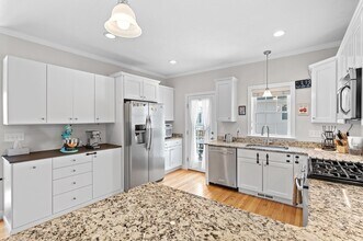 1 Sadler Ave in Shrewsbury, MA - Building Photo - Building Photo