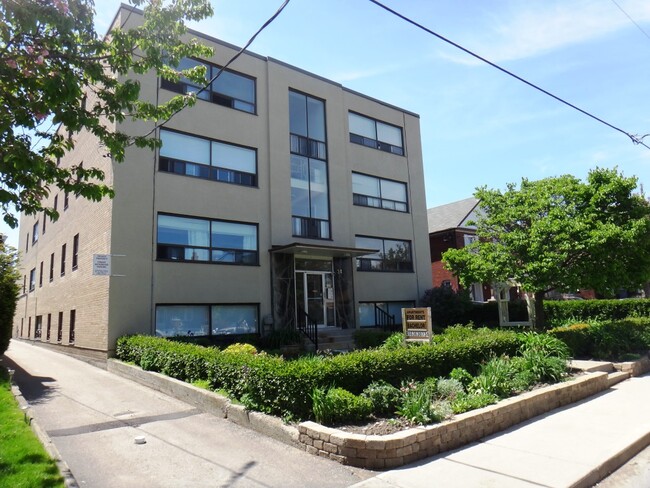 24 2nd Street Apartments