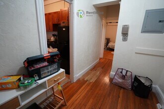 1810 Commonwealth Ave in Boston, MA - Building Photo - Building Photo
