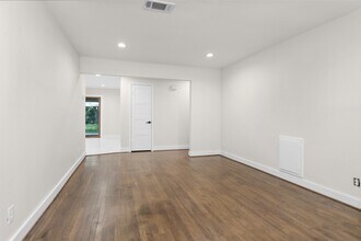 5518 McKnight St in Houston, TX - Building Photo - Building Photo