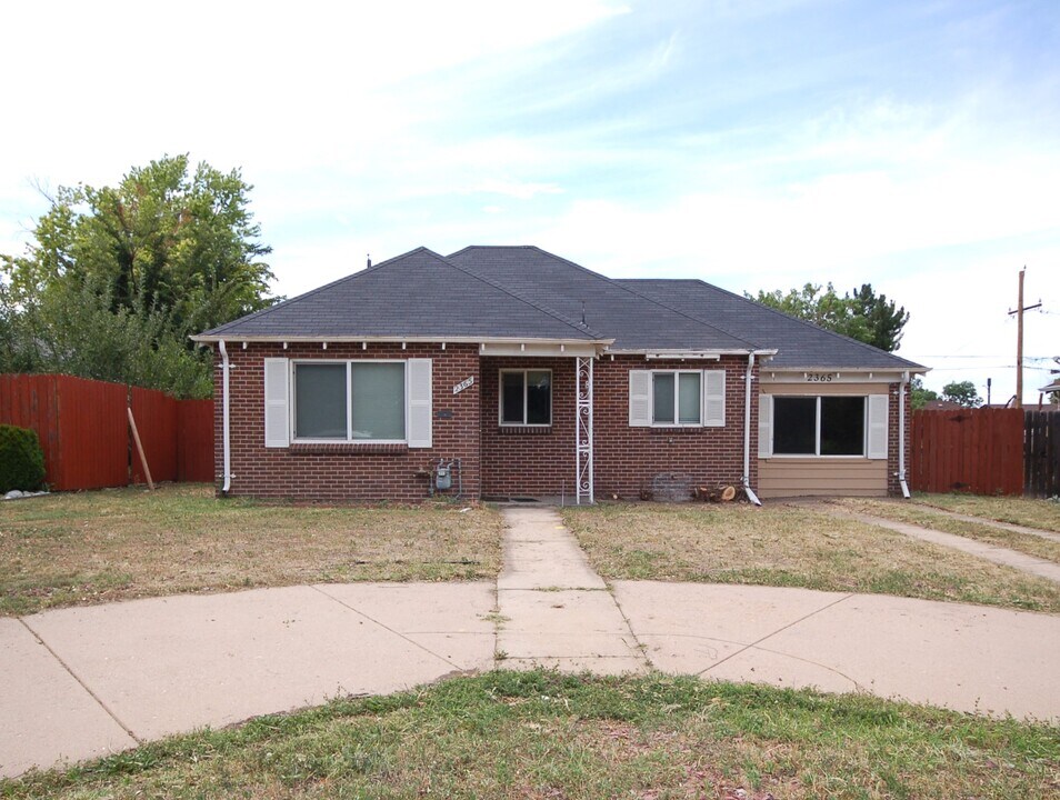 2365 Quebec St in Denver, CO - Building Photo
