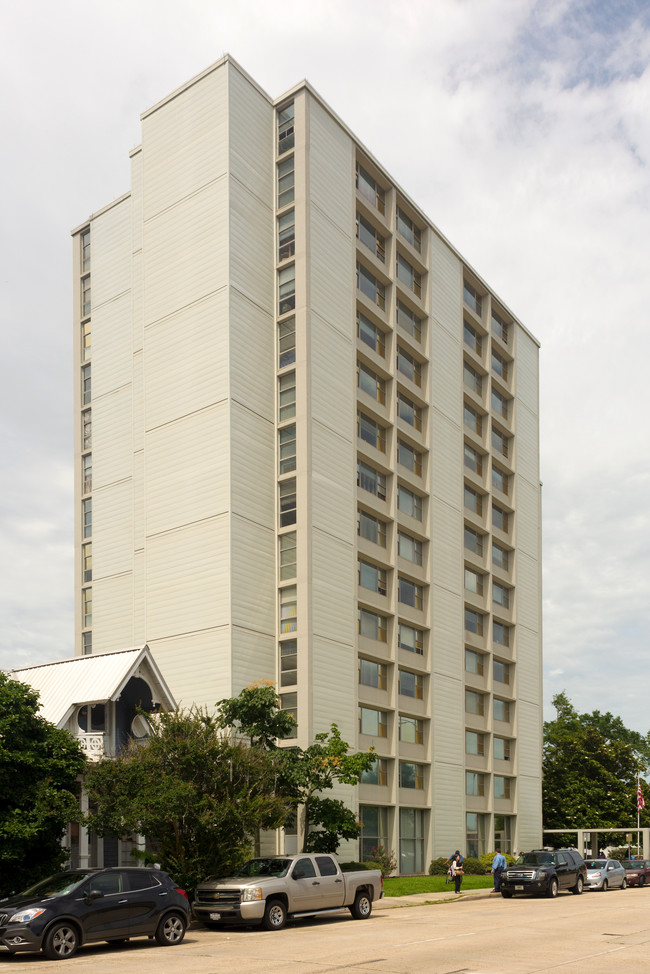 Catholic Presbyterian Apartments in Baton Rouge, LA - Building Photo - Building Photo