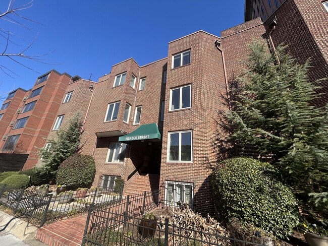 1625 Q St NW in Washington, DC - Building Photo - Building Photo