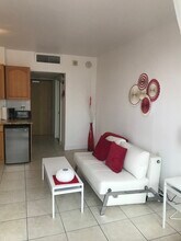 4040 Galt Ocean Dr, Unit 221 in Fort Lauderdale, FL - Foto de edificio - Building Photo