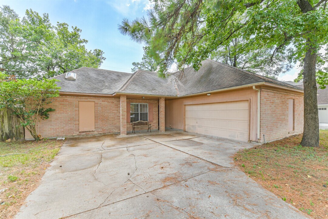 13626 Cedar Point Dr in Cypress, TX - Building Photo