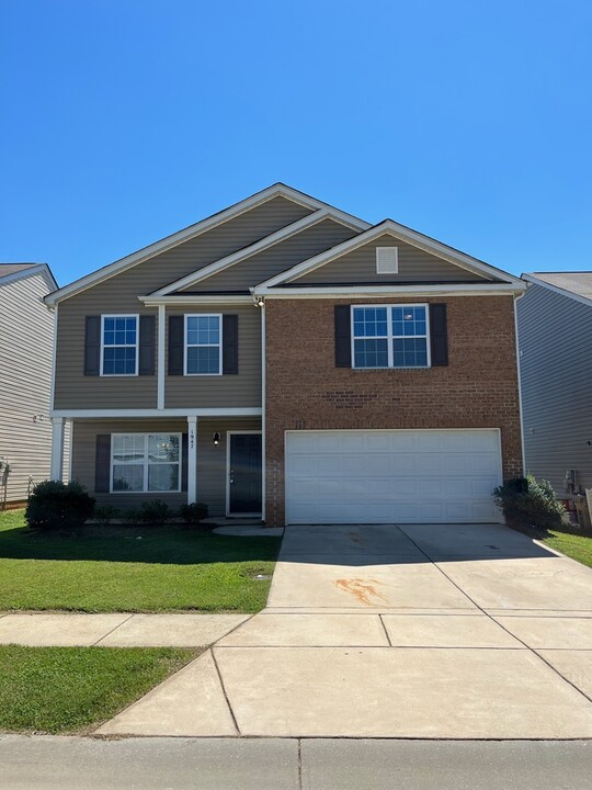 1947 Windy Willow Ln in Dallas, NC - Building Photo