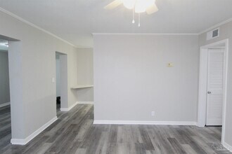 6861 Melanie Dr in Pensacola, FL - Building Photo - Building Photo