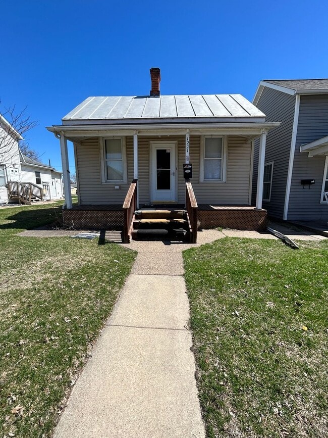 property at 1221 4th St S
