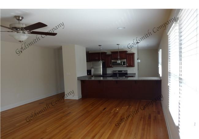 16 Harris St