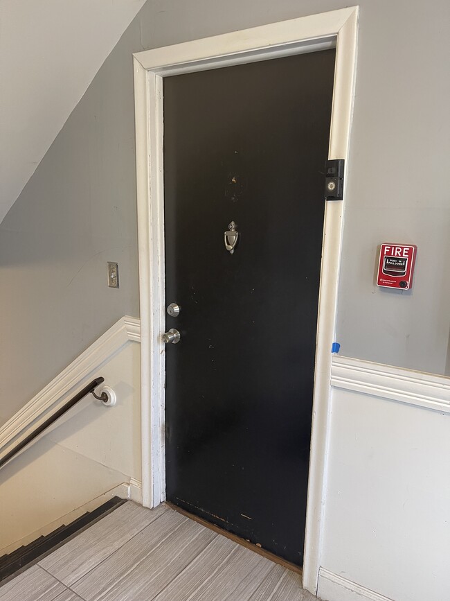 103 Central Ave, Unit B4 in East Hartford, CT - Building Photo - Building Photo