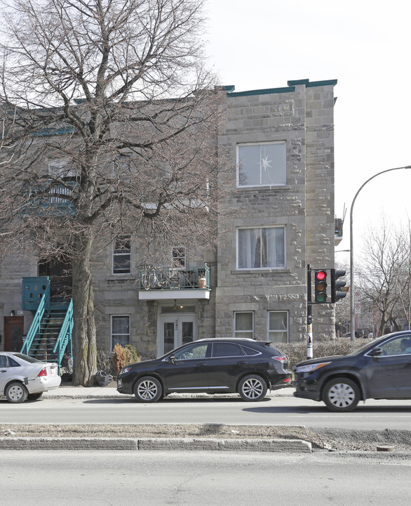 242 Saint-Joseph O in Montréal, QC - Building Photo