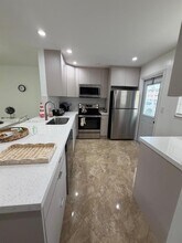 219 NE 14th Ave in Hallandale Beach, FL - Building Photo - Building Photo
