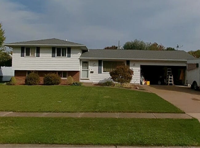 property at 4025 Kenyon Ave