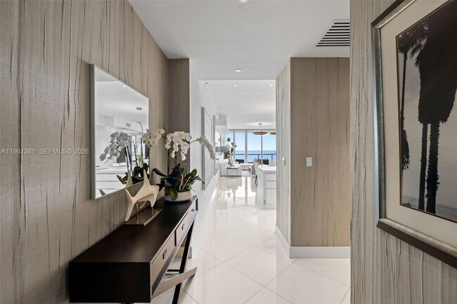 6799 Collins Ave in Miami, FL - Building Photo - Building Photo