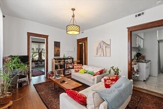 4002 N Southport Ave, Unit 2 in Chicago, IL - Building Photo - Building Photo