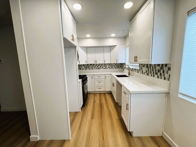 13811 La Pat Pl in Westminster, CA - Building Photo - Building Photo