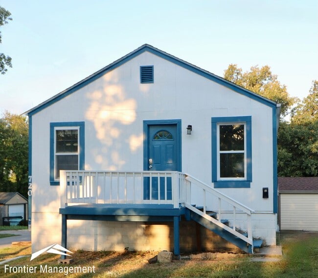 property at 724 E Crawford St