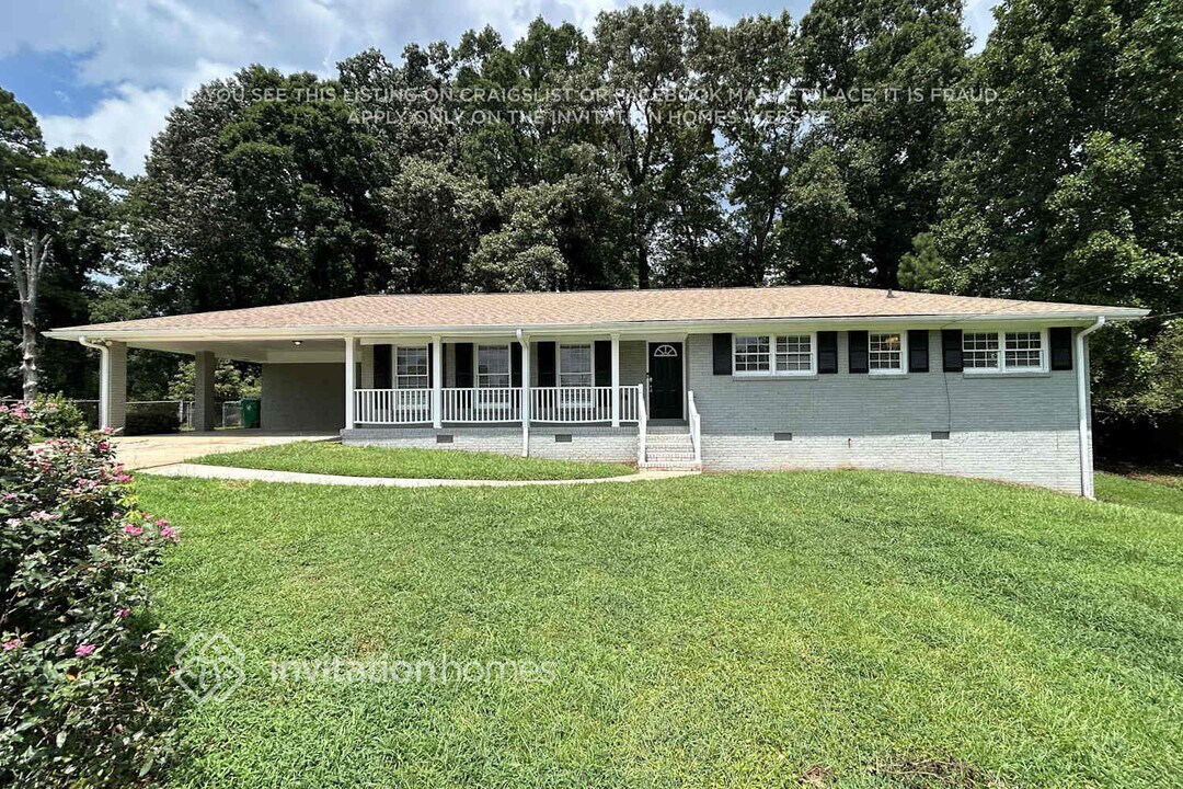 3253 Georgian Woods Cir in Decatur, GA - Building Photo