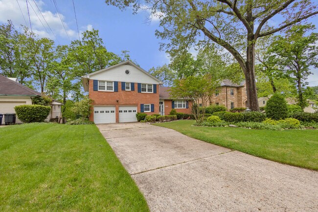 property at 3050 Chestnut St NW
