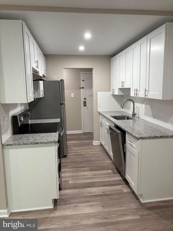 property at 11611 Stoneview Square
