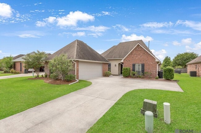 property at 10743 Hillbrook Ave