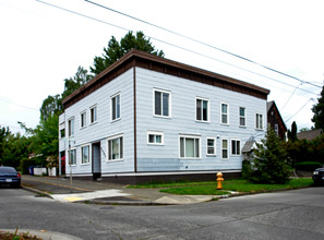 Scandia Apartments in Seattle, WA - Building Photo - Building Photo