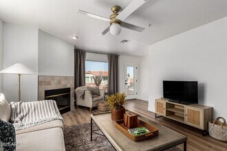 10080 E Mountain View Rd in Scottsdale, AZ - Building Photo - Building Photo