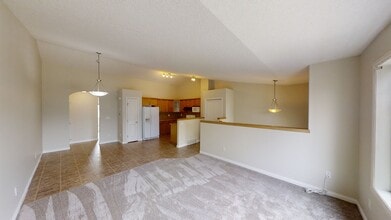 9129-9131 131 Ave in Grande Prairie, AB - Building Photo - Building Photo