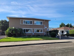 1442 E Maple St in Glendale, CA - Building Photo - Building Photo