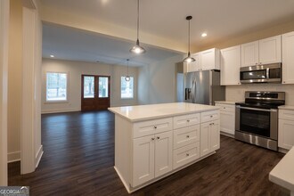 1000 Bell Cir in Madison, GA - Building Photo - Building Photo