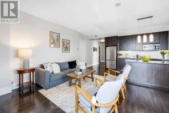 70 Roehampton Ave in Toronto, ON - Building Photo - Building Photo