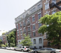 213 West 13th Street in New York, NY - Building Photo