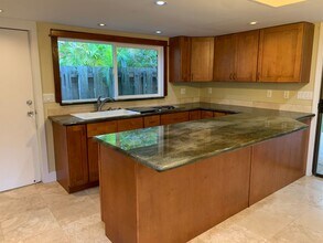 130B Ulupa St in Kailua, HI - Building Photo - Building Photo