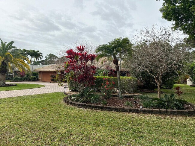 1180 SW Mirror Lake Cove in Port St. Lucie, FL - Building Photo - Building Photo