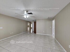 8900 Phyliss Ave in Sarasota, FL - Foto de edificio - Building Photo