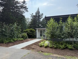 56 Island Ave in Madison, CT - Building Photo