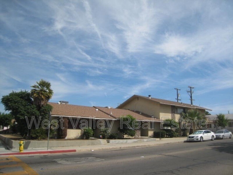712 4th St in Taft, CA - Building Photo