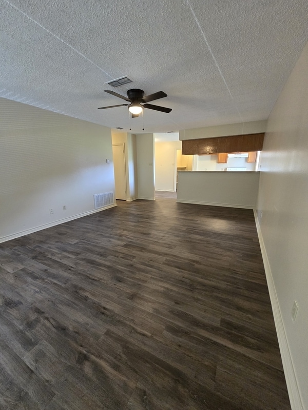 6841 Brown St in Tyler, TX - Building Photo - Building Photo