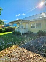 1460 S Atlantic Ave in Cocoa Beach, FL - Building Photo